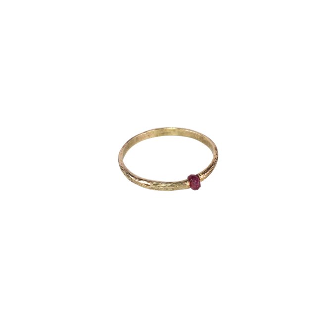 Catherine Weitzmann – Koa Ring mit Rubin 